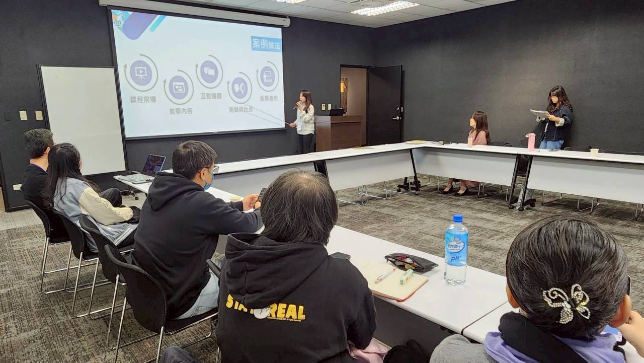 2025ELOE數位學習國際研討會暨開放教育論壇，江欣潔老師以＜海洋保育＞磨課師課程榮獲年度最佳教學案例獎